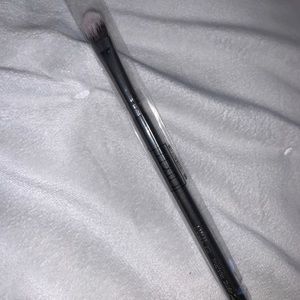 Luxie 239 Precision Shader Brush